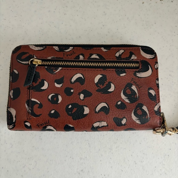 Fossil Brown Animal Print Cow Hide Leather Wallet Pockets Travel Padded Zipper - Picture 4 of 8